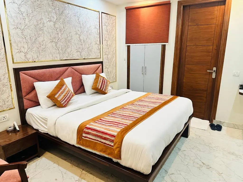 Hotel The Palm View By Grb New Delhi