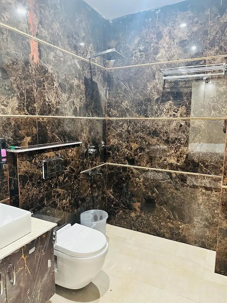 Hotel The Palm View By Grb New Delhi