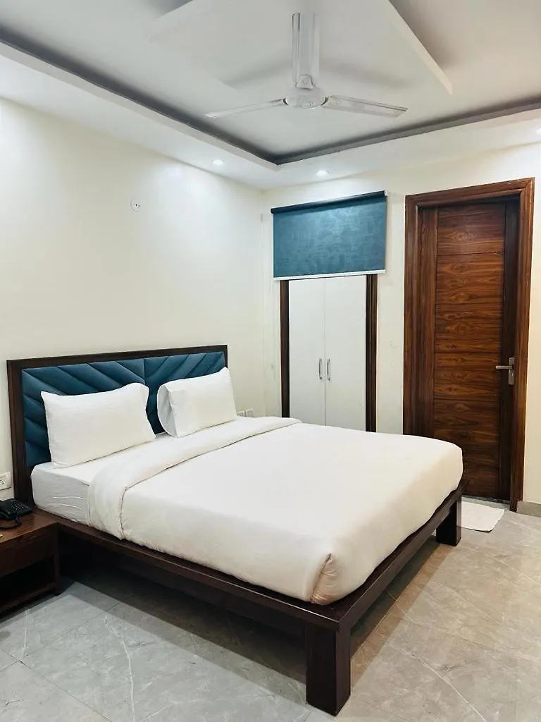 Hotel The Palm View By Grb New Delhi 3*,