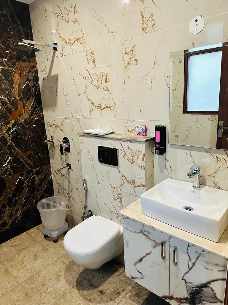 Hotel The Palm View By Grb New Delhi