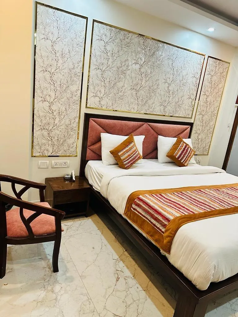 Hotel The Palm View By Grb New Delhi